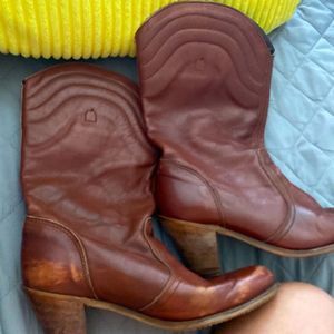 Dexter tall camel brown boots gently used